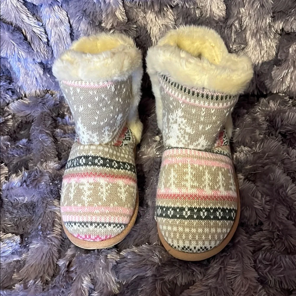 Women’s Talbots Cozy Knit Patterned Boots with Faux Fur Size 7 - Picture 6 of 16